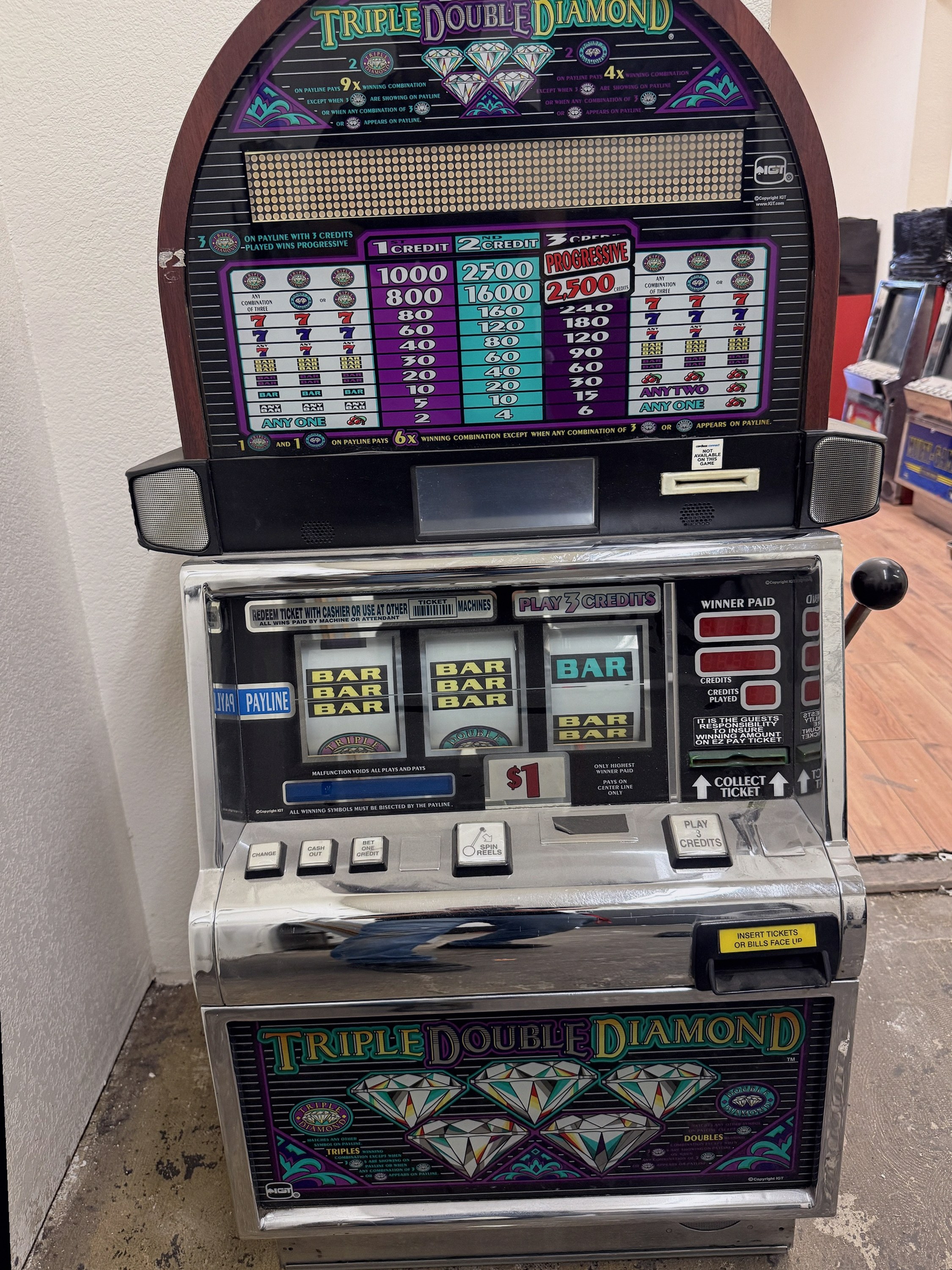 IGT S2000 Triple Double Diamond 3-Coin Multiplier